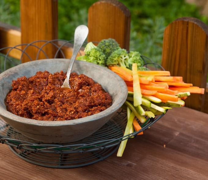 Rohkost Mit Getrockneten Tomaten Dip