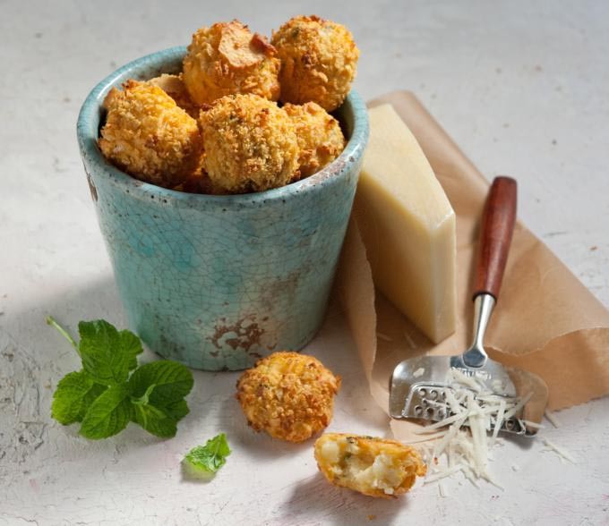 Kartoffelkroketten mit graviera-käse